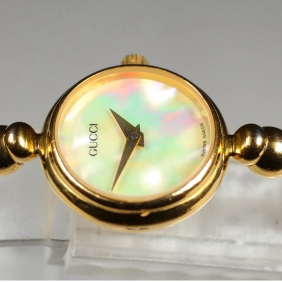 Gucci Italian Luxury Quartz Watch - Picture 4 of 8